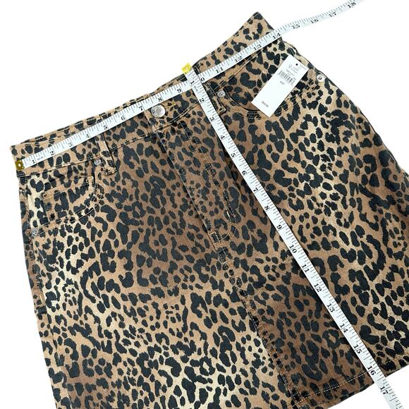 Gap Women's Mid Rise Denim Leopard Mini Skirt Size 4 - Picture 4 of 7
